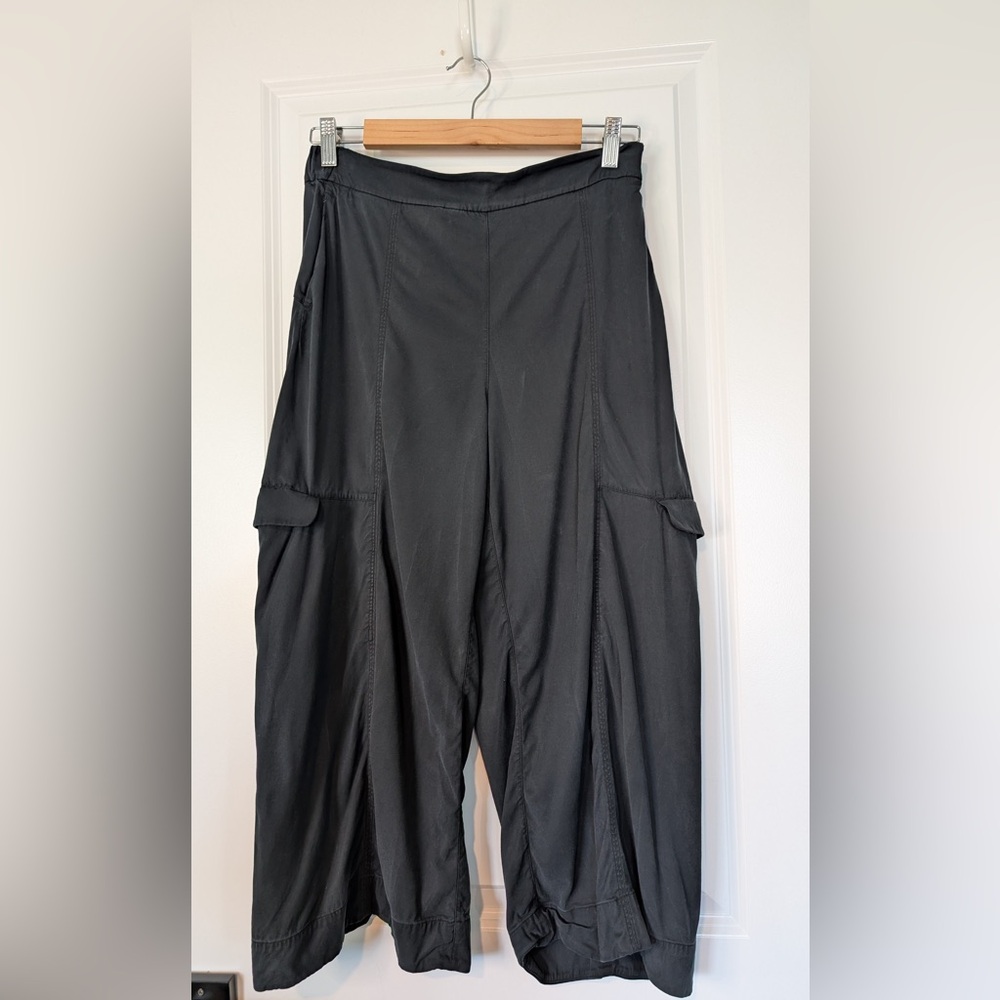 LULULEMON Metropolis Maven Cargo Cropped Pants Black Size 8